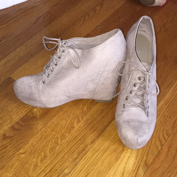 Black Poppy Shoes - cute bootie heals